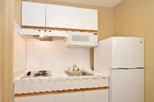 Queen studio with 1 Queen Bed - Disability Access/Non-Smoking,1217139853:JPEG